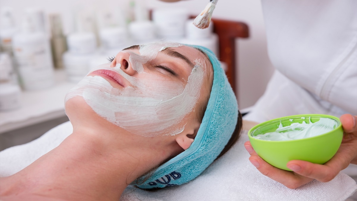 Best Lotus Facial Kits To Remove Tanning And Get A Glowing Skin